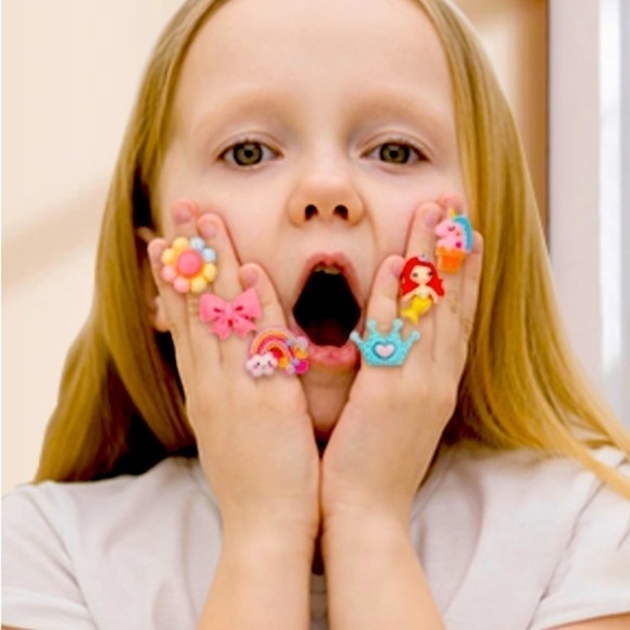 NWT-GIRLS JEWELRY-24 PIECE RING SET - Picture 4 of 7